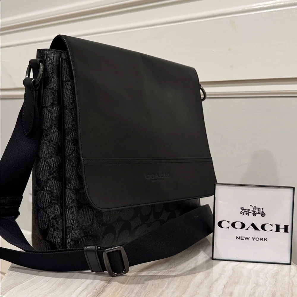 Coach Bag Signature Messenger Flap Crossbody - Picture 1 of 17